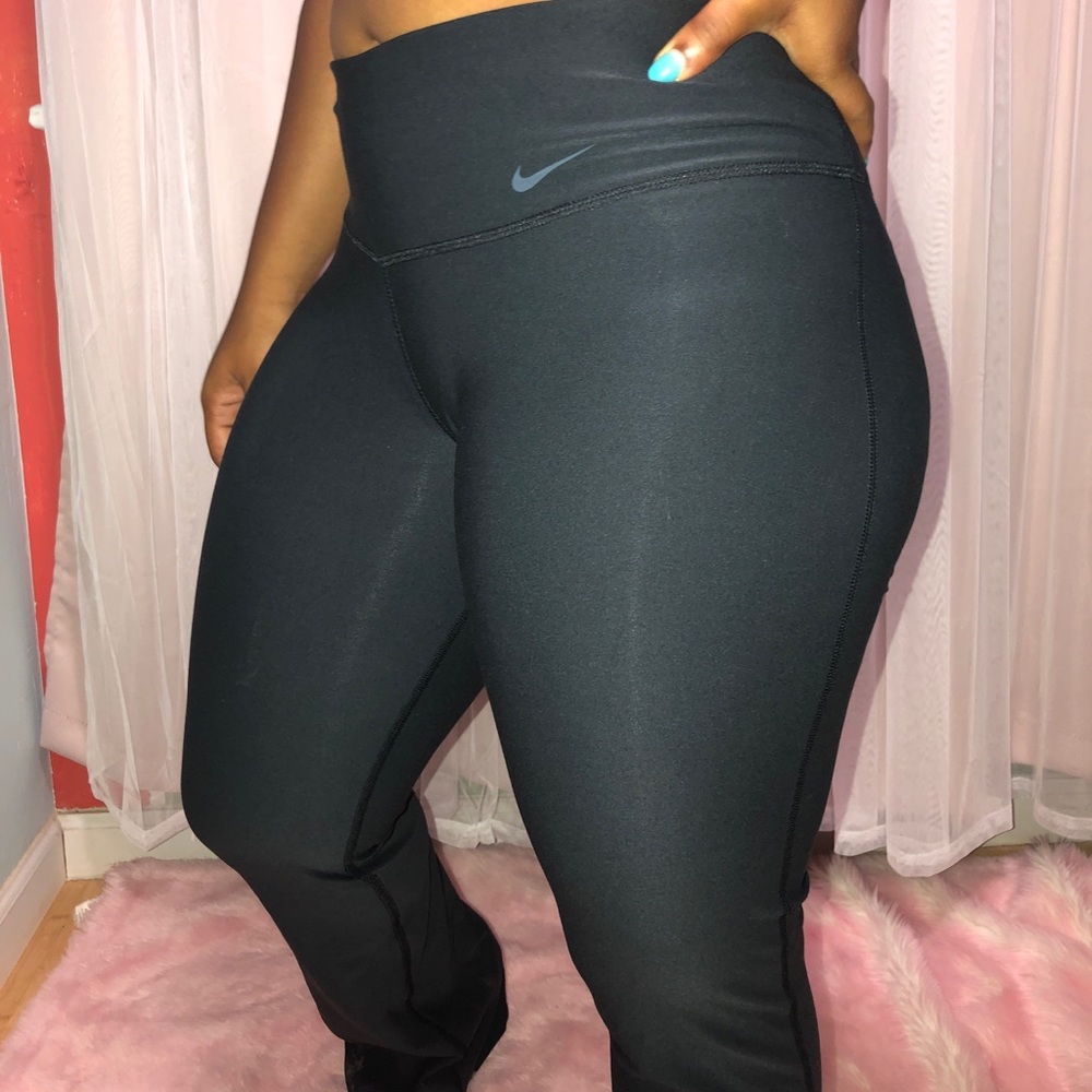 SALE!! NIKE BLACK LEGGINGS - Picture 1 of 6